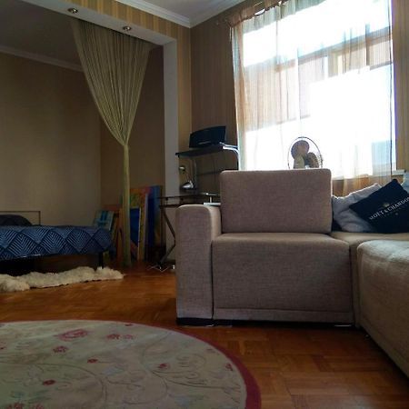 Alabama Mama Apartment Kyiv Exterior photo